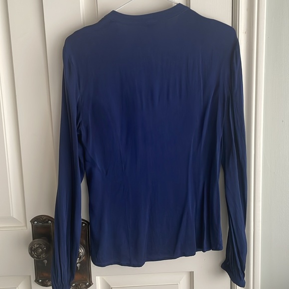 Ann Taylor silk top size 4 navy blue - Picture 5 of 7